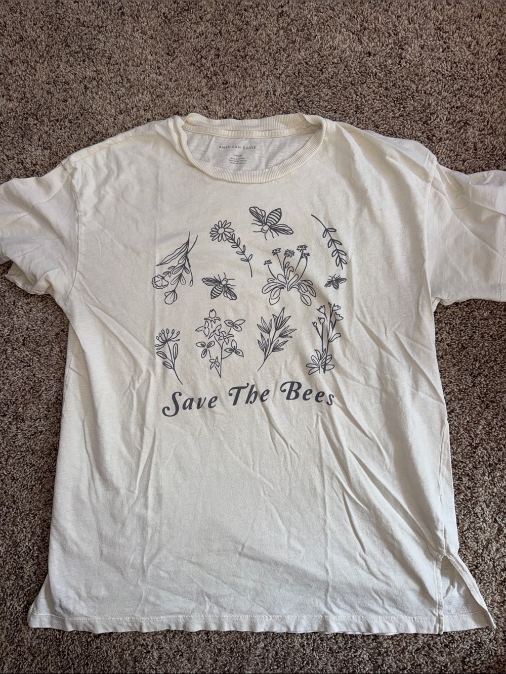 American Eagle save the bees graphic tee size small